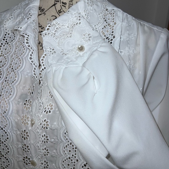 White Floral Eyelet Lace Trim Long Sleeve Top Scalloped Collar & Cuffs Large - Picture 4 of 10